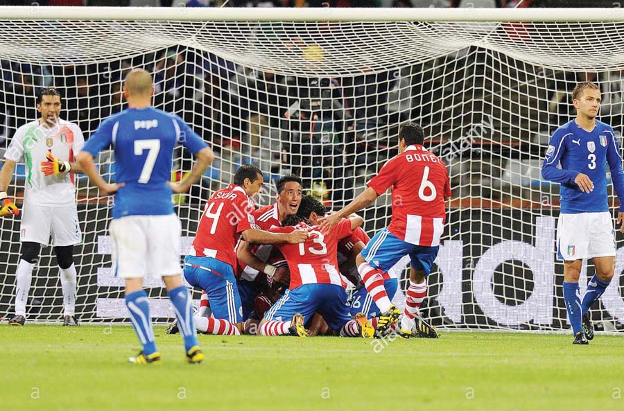 Italia debutó perdiendo ante Paraguay en el mundial del 2006. Fue eliminado