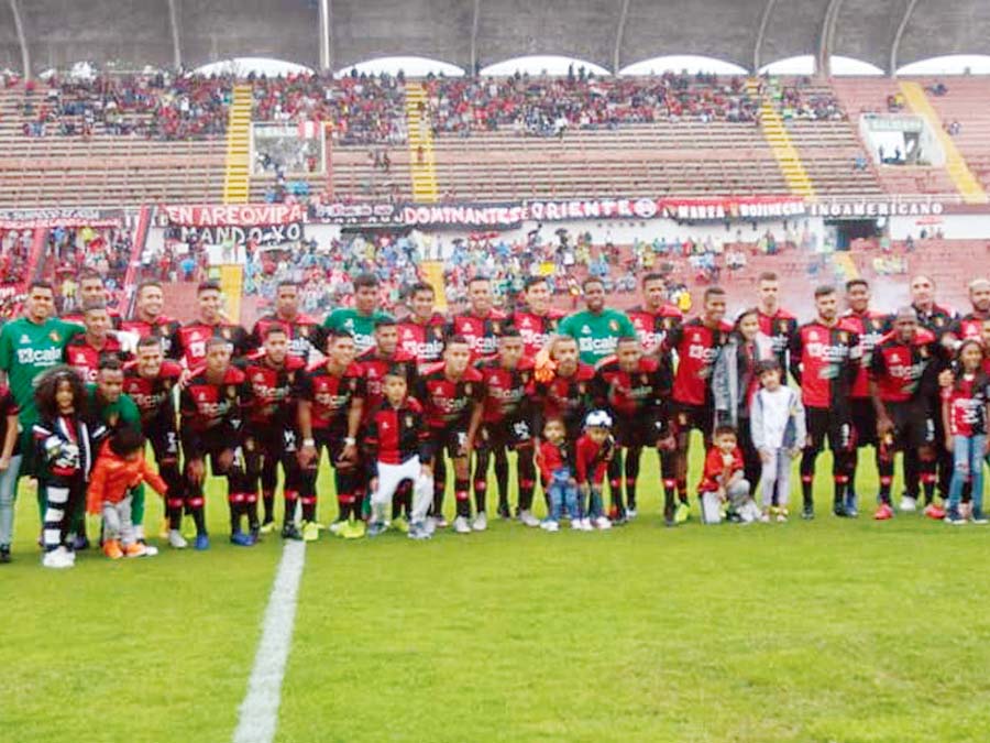 Melgar perdió 2-1 ante Independiente del Valle, de Ecuador Melgar perdió 2-1 ante Independiente del Valle, de Ecuador