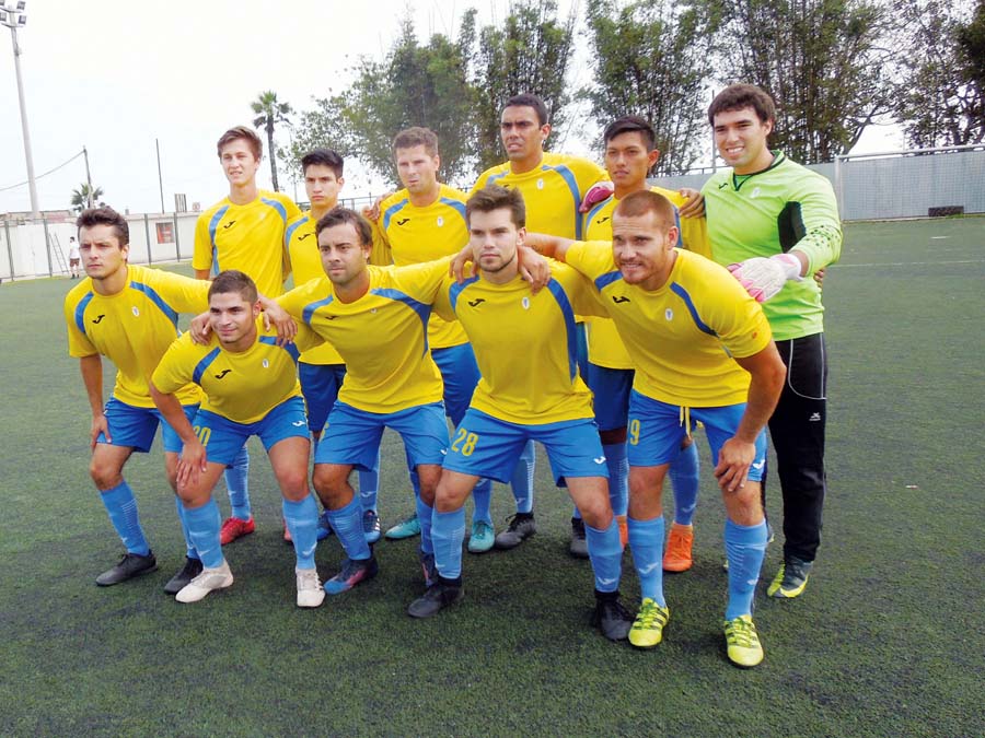 Gardenias FC que le ganó 3-2 a Real Club de Lima en San Isidro