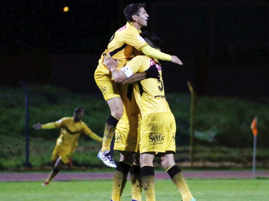 Cantolao venció a 3-0 al Sport Huancayo
