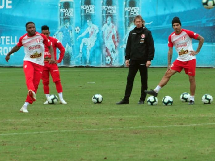 Jefferson Farfàn, Christian Cueva y Paolo Guerrero realizaron tiros libres