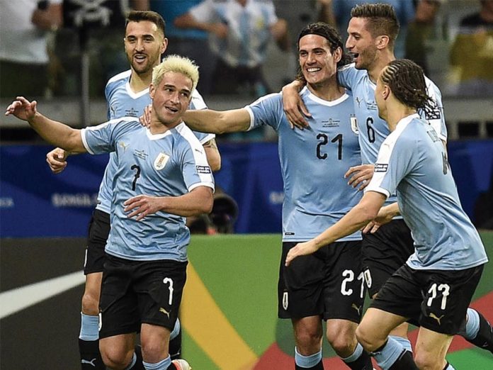 Uruguay aplastó 4-0 a Ecuador Uruguay aplastó 4-0 a Ecuador