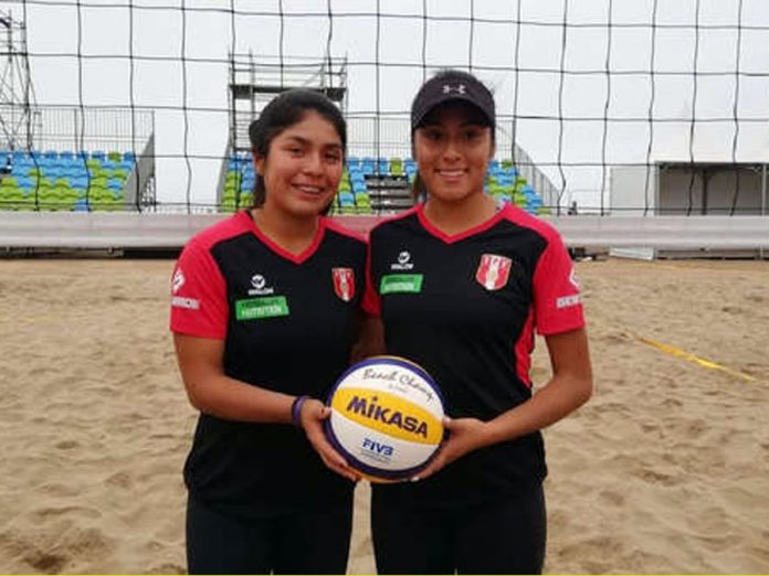 Lisbeth Allca y Alexandra Mendoza