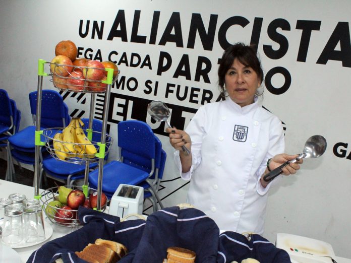 Teresa Cárdenas Medina,cocinera de Alianza Lima desde hace 13 años