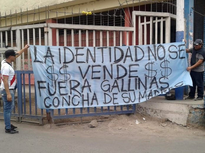 Barra celeste agredió a los nuevos dueños a la fueras de la Florida Barra celeste agredió a los nuevos dueños a la fueras de la Florida