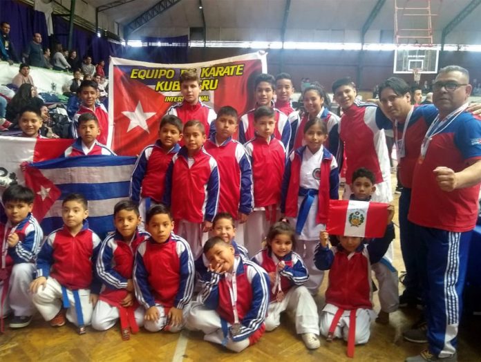Equipo de karate Kubaperu
