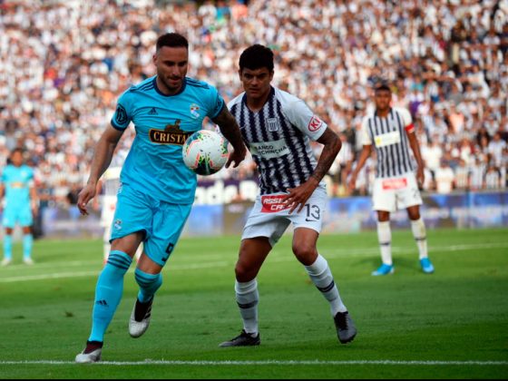 Emanuel Herrera no tuvo un buen partido, la falta de ritmo le cost&oacute;u