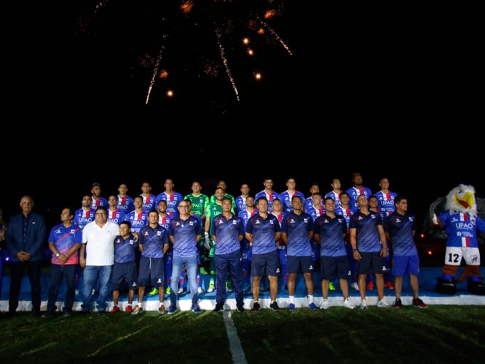 Carlos A. Mannucci en la Noche tricolor