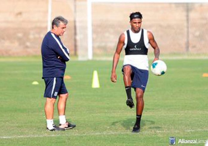 Carlos Ascues