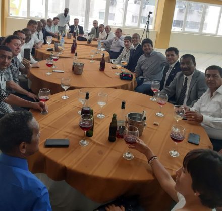 Convenci&oacute;n Anual de T&eacute;cnicos: En la mesa antes del almuerzo