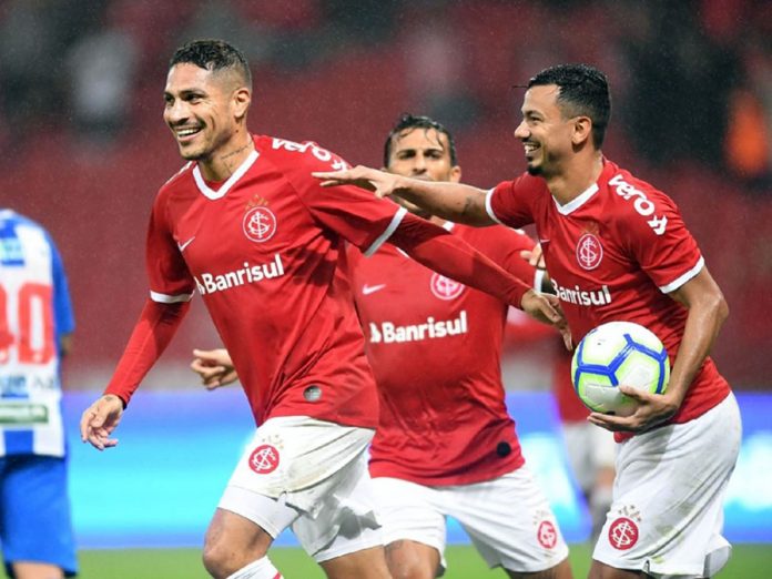 Inter de Porto Alegre con Paolo Guerrero