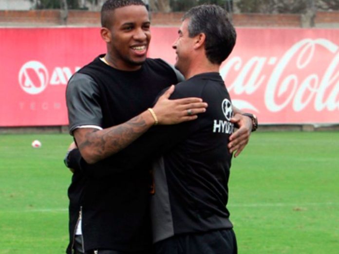 Jefferson Farfán y Pablo Bengoechea