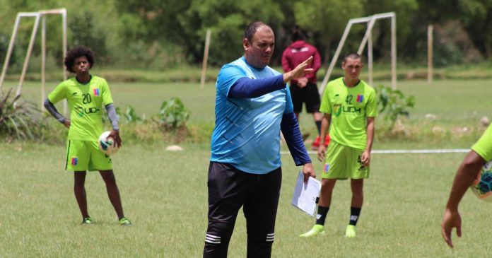 Rony Revollar