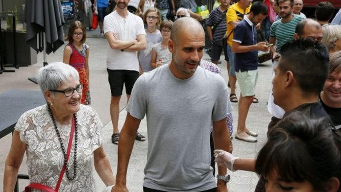 GUARDIOLA Y MADRE GUARDIOLA Y MADRE