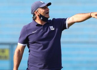 Carlos Bustos ganó el premio al Mejor Técnico del Año