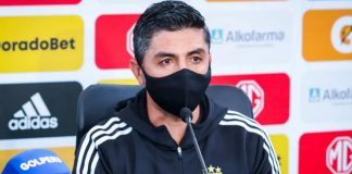 Bustamante: “Fue un partido muy duro, con el puntero"