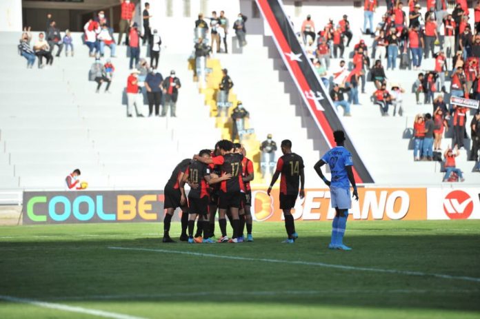 FSquwfuXoAI84aU Melgar vence 3-0 a ADT de Tarma y toma momentáneamente la punta