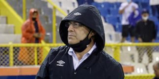 DT de El Salvador sobre Reynoso: "Dirigir una selección es diferente a un club"