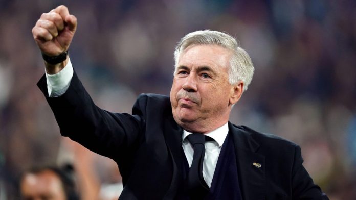 Carlo Ancelotti, entrenador del Real Madrid, no perdió la cabeza tras la derrota. El cuadro blanco se metió a octavos de la Champions