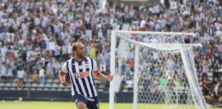 El 'Pirata' Barcos reaparecerá este martes en el once titular de Alianza Lima en el duelo ante la Universidad César Vallejo en el estadio Mansiche de Trujillo