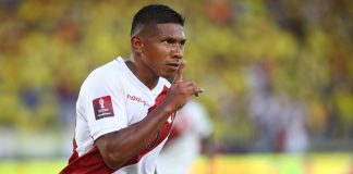 Edison Flores entrena en instalaciones de Universitario de Deportes