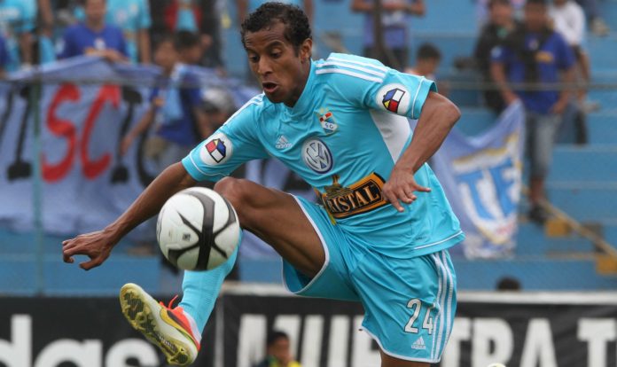 Junior Ross, ex jugador celeste, se mostró optimista de cara al duelo de vuelta por las semifinales de la Liga 1. El mediocampista fue campeón con los rimenses en el 2012