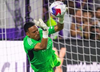 Pedro Gallese ataja penal con Orlando City