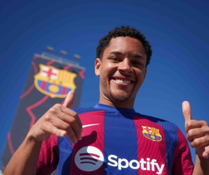 Vitor Roque llegó a FC Barcelona