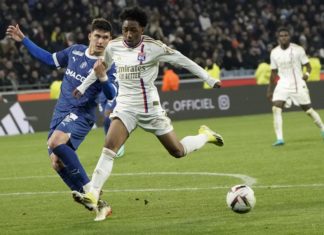 Olympique Lyon vence a Olympique de Marsella (1-0) por la Liga de Francia.