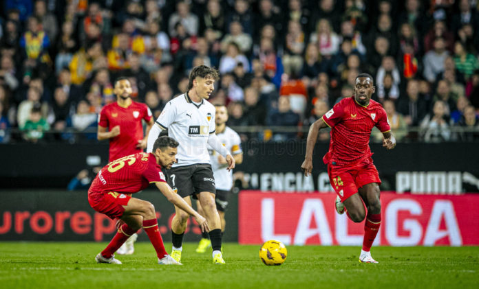 Sin perforar redes: Empate sin tantos entre Valencia y Sevilla.
