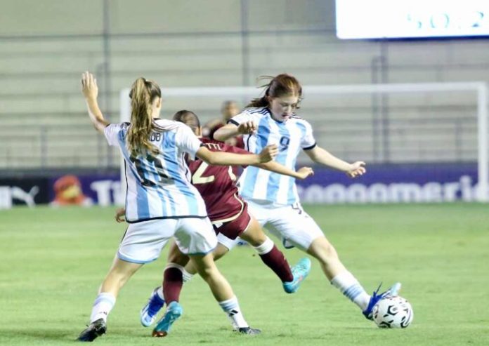 Argentina elimina a Venezuela del Sudamericano Sub-17 tras empate.
