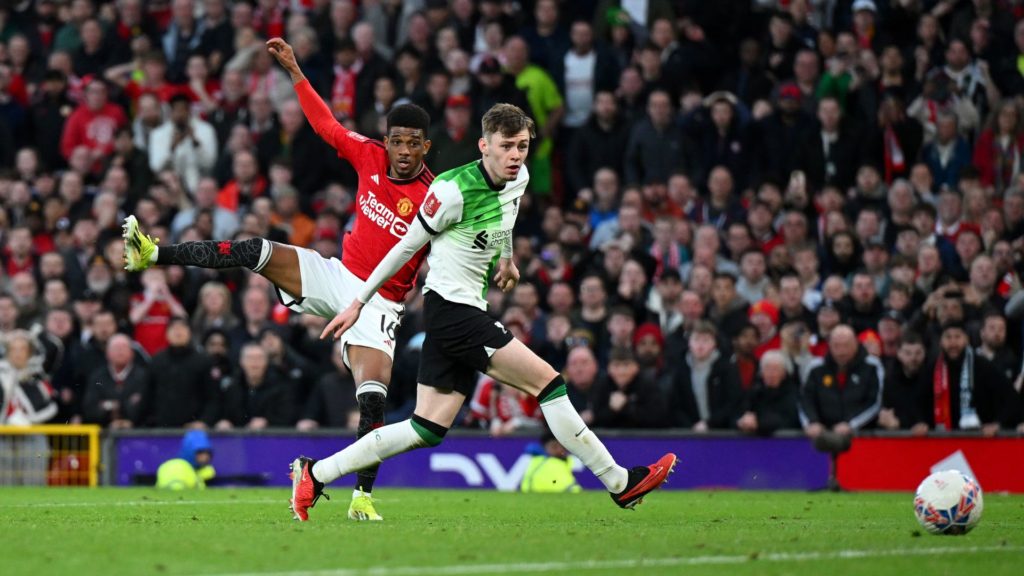 Manchester United aseguró su lugar en las semifinales de la FA Cup tras vencer al Liverpool.