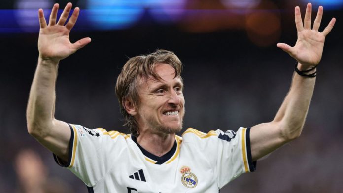 Modric continua en el Real Madrid tras el retiro de Kroos.