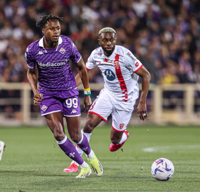 Fiorentina gana 2-1 ante Monza tras remontar en la Serie A.