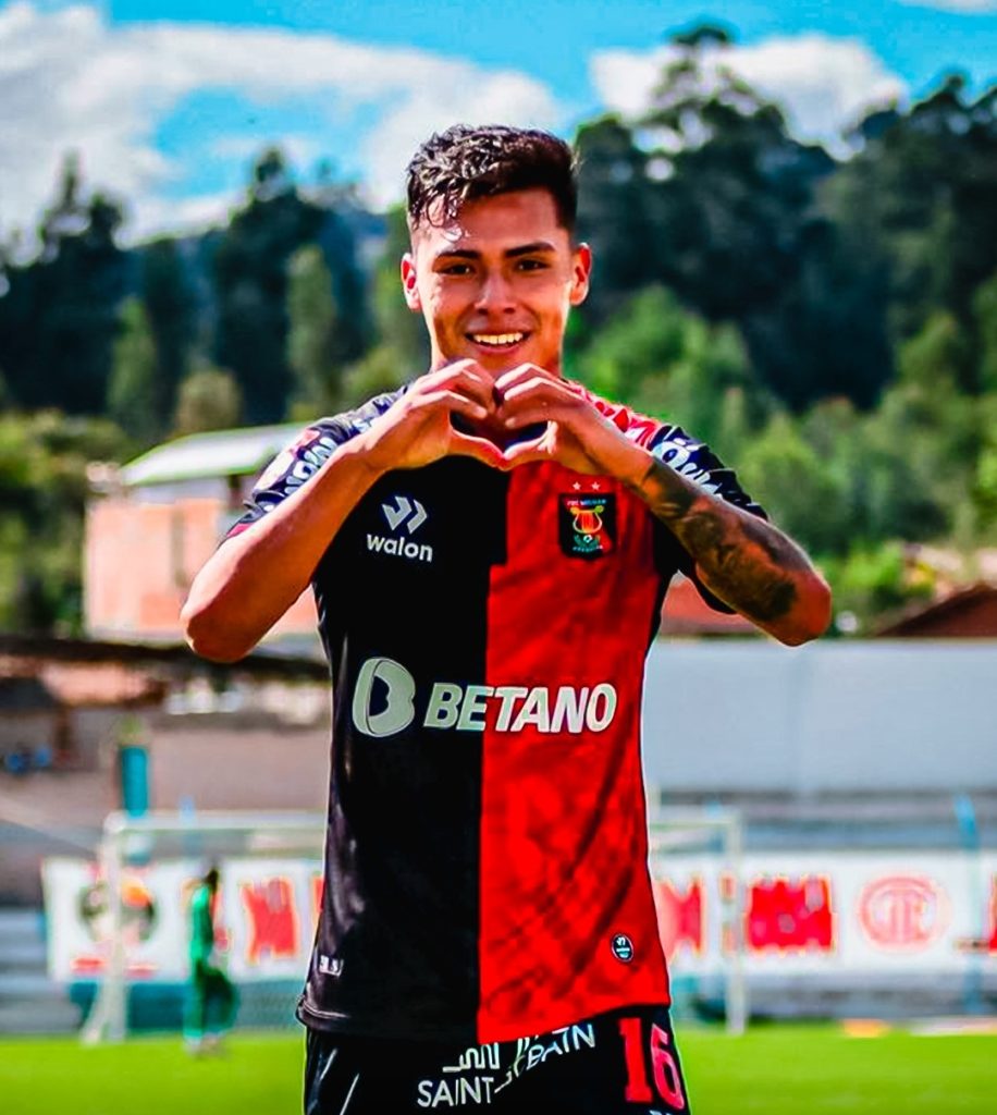 Jefferson Cáceres, extremo de 21 años, ingresó y se mandó con un doblete.