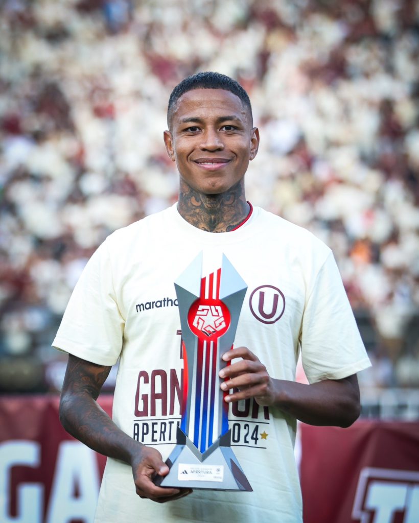 Andy Polo recibió el trofeo como el Mejor Jugador del Apertura. La ‘Joya’ fue clave en todo el torneo para los merengues.  