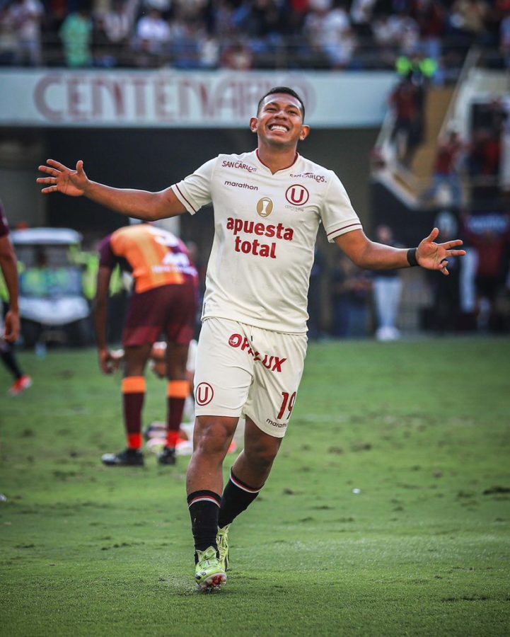 ‘Oreja’ Flores se portó con un doblete y fue la figura. Hizo el primer y cuarto gol para la obtención del Apertura.  