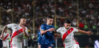 - Zambrano, el principal jugador que se salva, pues supo mantener la defensa sólida y aportó con pases en ataque