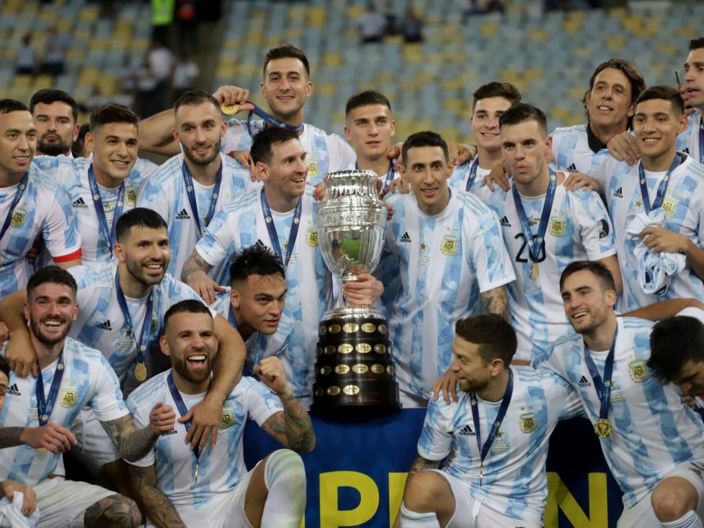 Argentina es el vigente campeón y es el encargado de abrir el telón ante Canadá. Los argentinos al igual que los uruguayos tienen 15 títulos, y van por la 16.   
