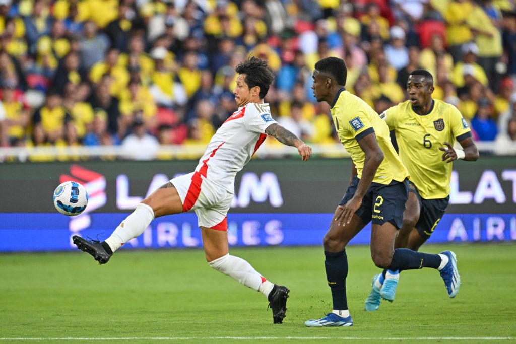 Gianluca Lapadula ha sumado nueve partidos por competiciones oficiales sin anotar con la selección peruana