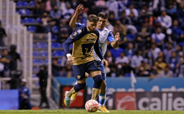 Piero Quispe y Santiago Ormeño se mediran en el encuentro Pumas vs Puebla.