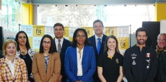 Peschiera estuvo presente en la inauguración de un nuevo gimnasio del Team Perú