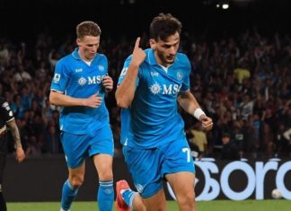 Napoli gana y es el único líder de la Serie A Napoli gana y es el único líder de la Serie A