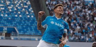 Napoli se mantiene líder con victoria ajustada sobre Lecce