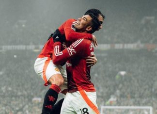 Manchester United triunfa en el último partido de Van Nistelrooy Manchester United triunfa en el último partido de Van Nistelrooy