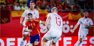 España sale a defender la punta frente a Dinamarca