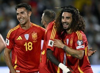 ¡ESPAÑA DEBUTA Y GOLEA!