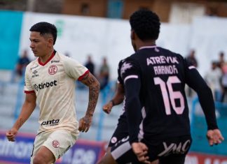 ¡LUCHAN POR ESCALAR EN LA TABLA!