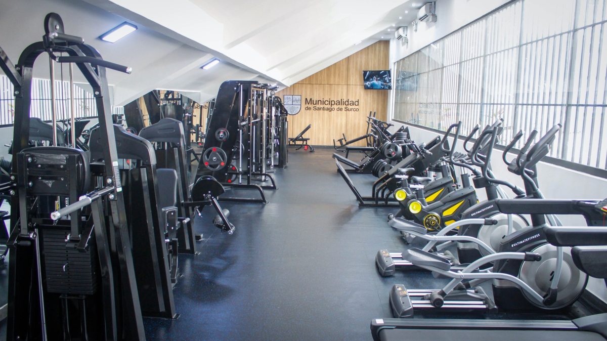 Surco inaugura su tercer Gimnasio Municipal en el Estadio Julio Montjoy