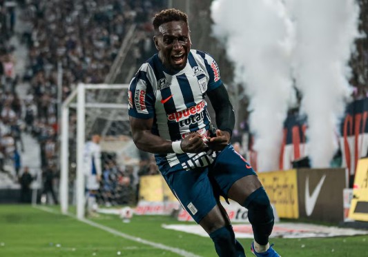 Inteligencia artificial analizando un partido de la Liga 1 del Perú